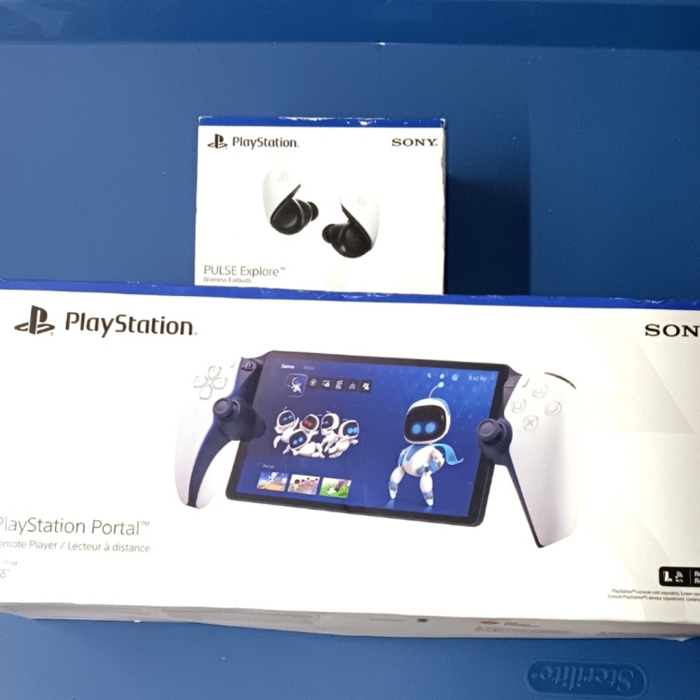 Sony PlayStation Portal & Pulse Bud Headphones Bundle - Picture 2 of 7